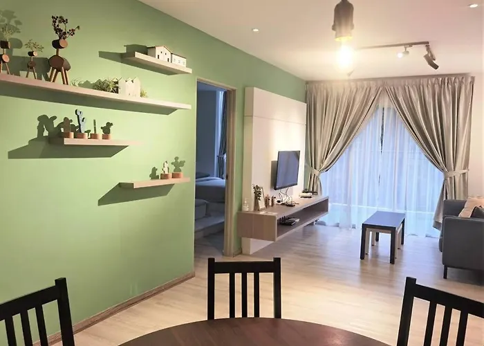Emerald Avenue Cozy 3R3B Apartment - 329